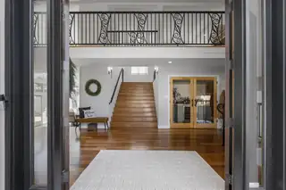 9915 Tanoan Drive NE Living Room