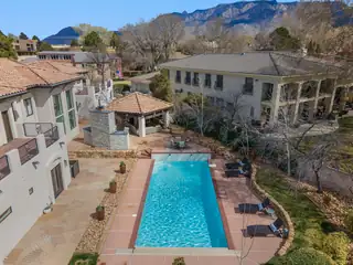 9915 Tanoan Drive NE Pool