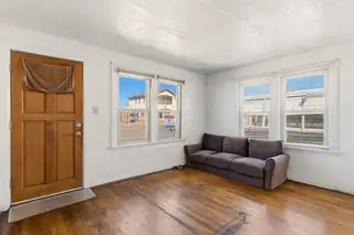 518 Kinley Avenue NW Living Room