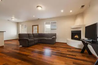 512 Alcalde Place SW Living Room