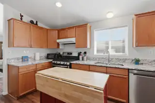 132 Sunrise Bluffs Drive Kitchen