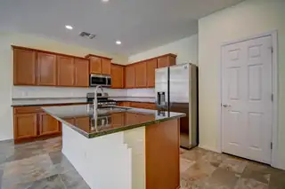 4381 Golden Eagle Loop NE 