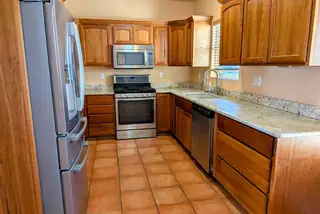 45 Milton Loop Kitchen