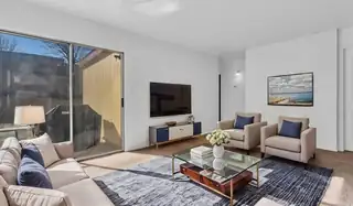 1605 Patti Place NE Living Room