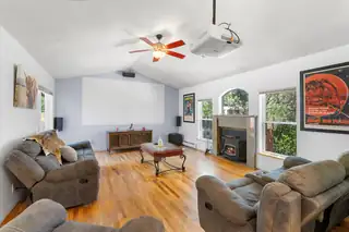 11 Eagle Trail Living Room