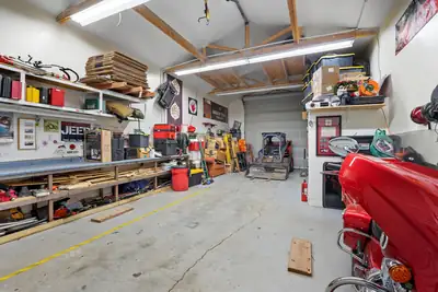 11 Eagle Trail Garage
