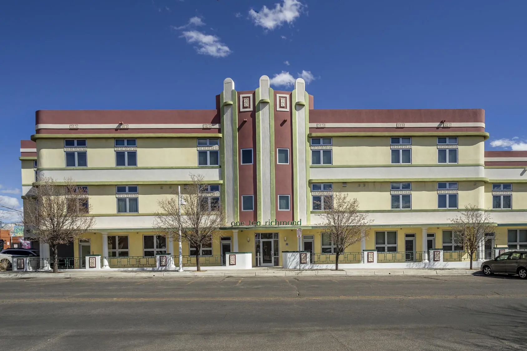 110 Richmond Drive SE UNIT 207