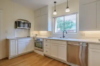 521 Webber Street Kitchen