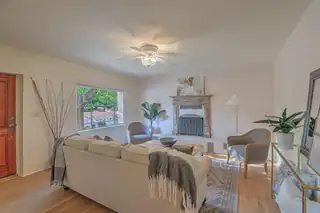 521 Webber Street Living Room