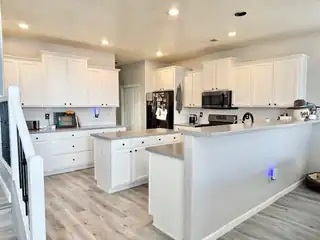 1306 Sidewinder Road NE 