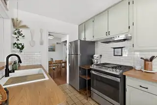 6105 Bellamah Avenue NE Kitchen