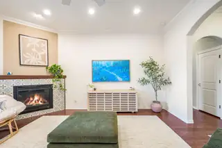 5936 Mesa Vista Trail NW Living Room