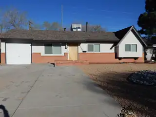 1108 Wade Circle NE Exterior Front