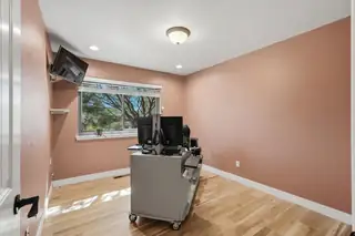 9101 Wallace Avenue NE Home Office