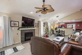 1821 Gallinas Road NE Living Room