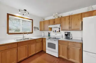 8 Pamela Place Kitchen