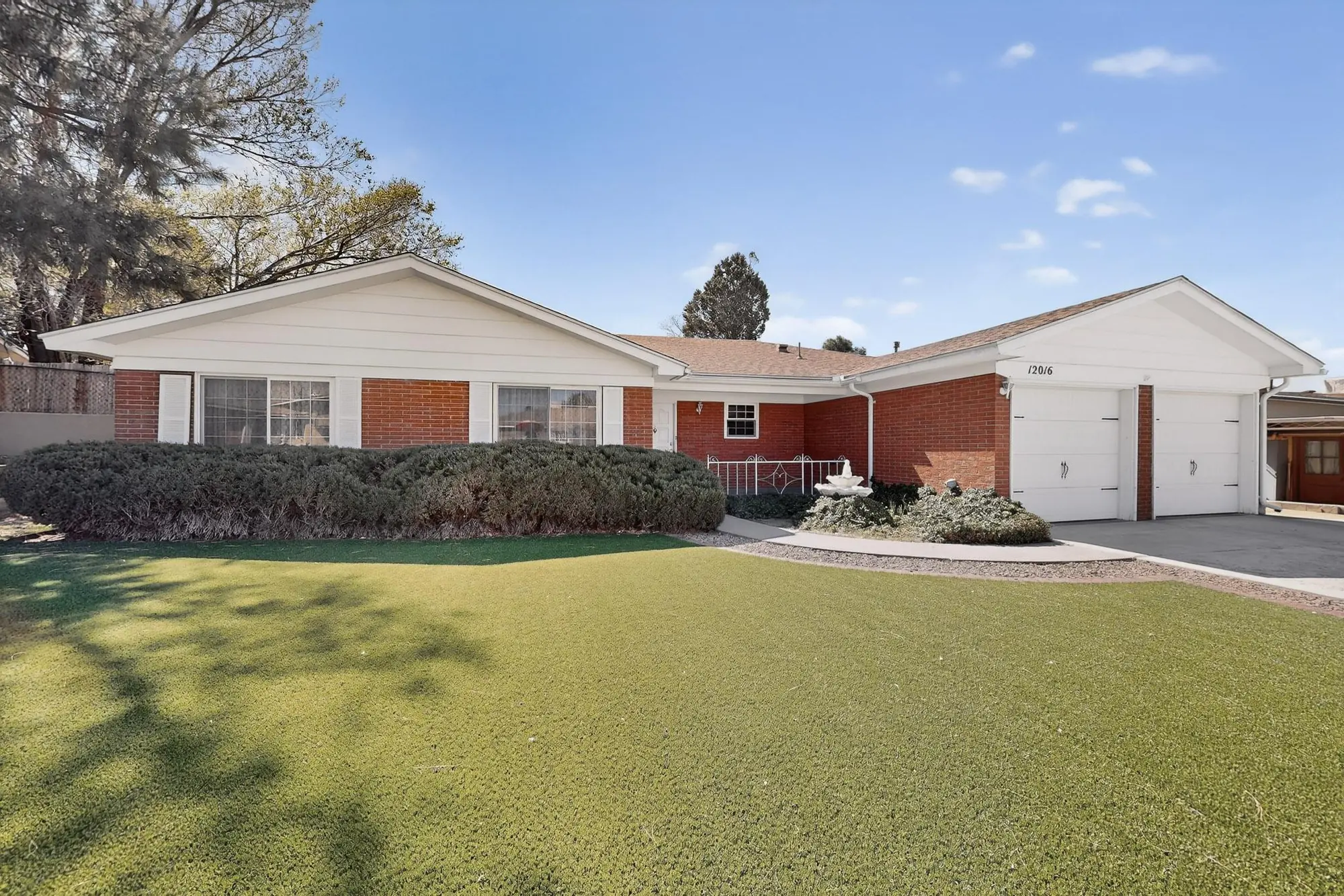 12016 Donna Court NE