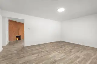 3504 Westerfeld Drive NE Living Room