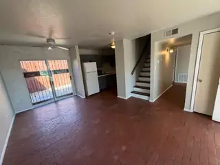 215 La Vida Nueva Del Oeste SW Living Room