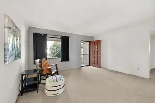 924 Palomas Drive SE Living Room