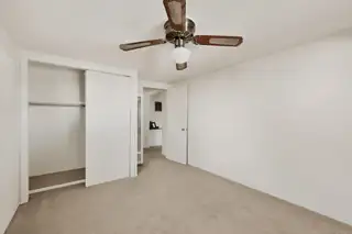 924 Palomas Drive SE Bedroom