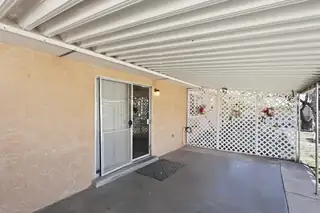 12209 S Phoenix Avenue NE Patio