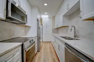 6700 Los Trechos Court NE Kitchen