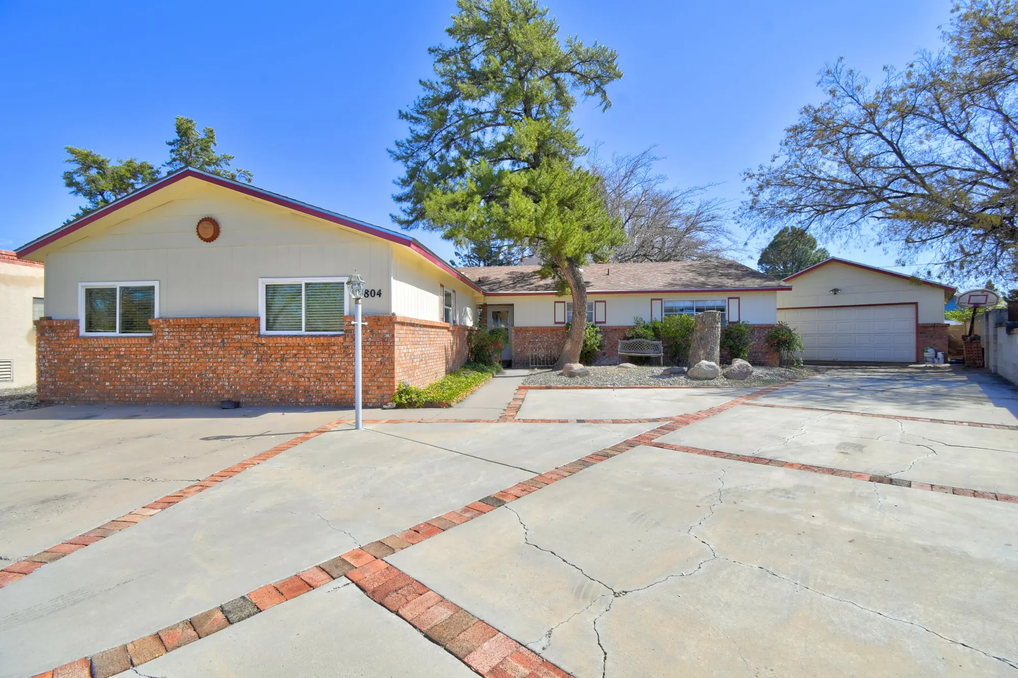 3804 Denise Court NE