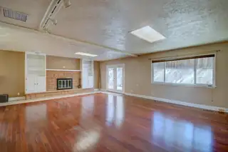 3804 Denise Court NE Living Room