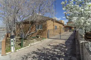 902 Edith Boulevard NE, Albuquerque