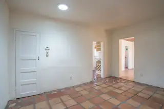 902 Edith Boulevard NE 