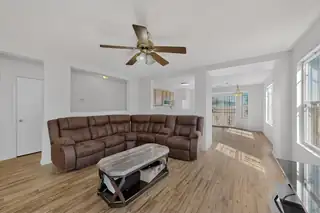 414 W Shorewood Drive NW Living Room