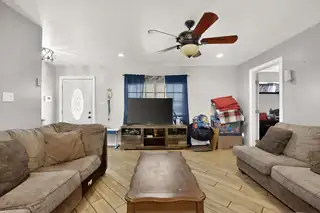 1233 Jenaro Street SW Living Room