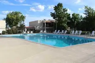 901 Country Club Drive SE APT D Pool