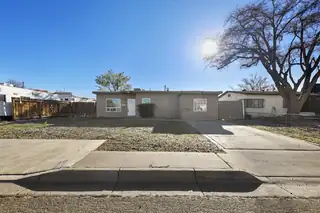 2424 La Veta Drive NE, Albuquerque 