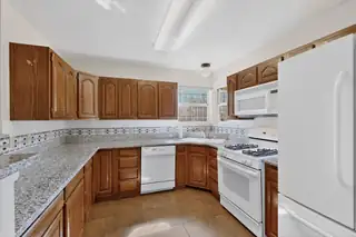 9801 Riverside Road NW Kitchen