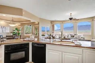 1 Coyote Canta Road Kitchen