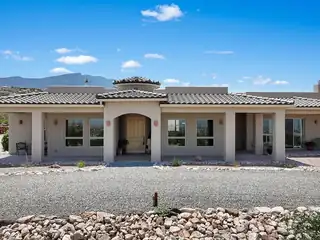 84 Camino Redondo, Placitas 