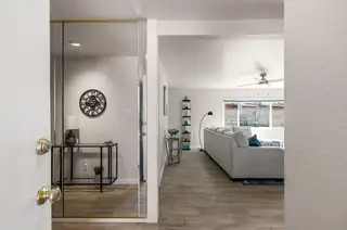 2524 Cutler Court NE Living Room