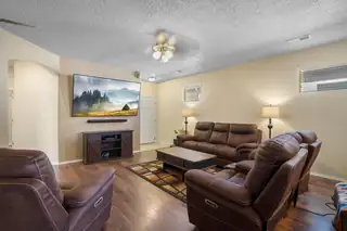 6701 Kayser Mill Road NW Living Room