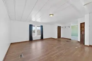 9 Tiger Road Living Room