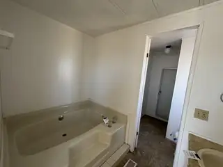 28 Duncan Road Bathroom