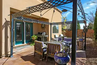 2563 Cerro Parrido Road SE Patio