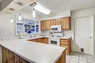 1113 June Street NE Kitchen