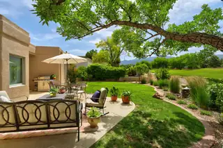 11240 Country Club NE Patio