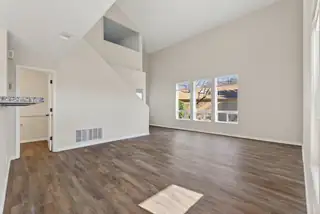 500 Little Wings Loop SW Living Room