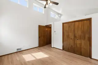 14 Lakeview Place Bedroom