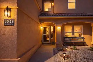 5529 Sandoval Drive NE 