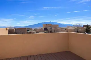 5529 Sandoval Drive NE 