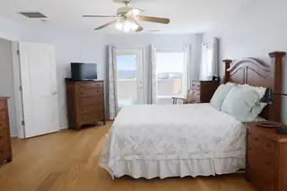 5529 Sandoval Drive NE 